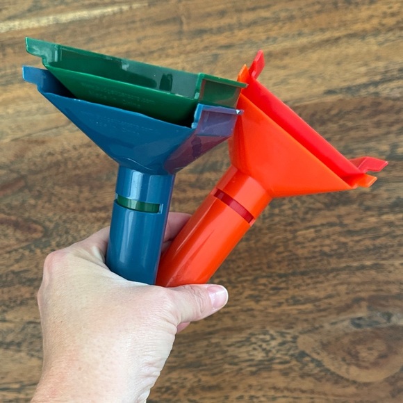 Colorful Plastic Coin Sorting Set - Picture 4 of 4